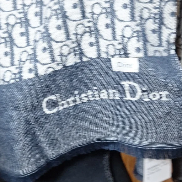 NWT Christian Dior 35x180 CM blue marine scarf. With tassle - Picture 4 of 8